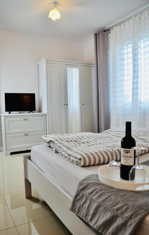 Iwona Pokoje Apartamenty Karwia Exterior foto