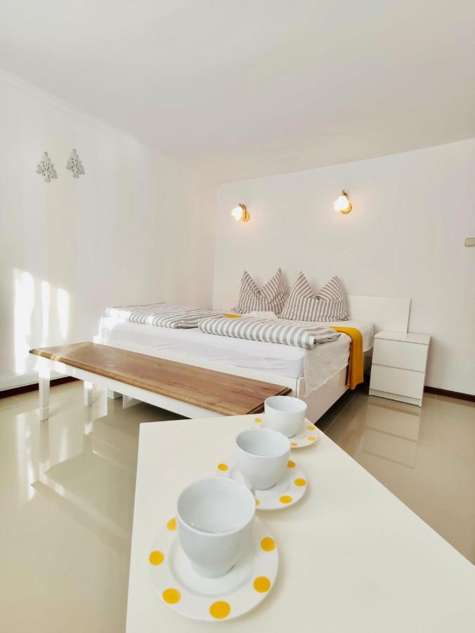 Iwona Pokoje Apartamenty Karwia Exterior foto